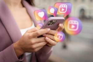 how to see who my wife is messaging on instagram