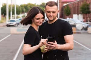 Comment puis-je localiser le téléphone de ma petite amie ?