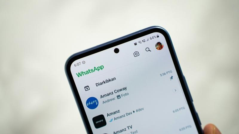 does whatsapp notify screenshots